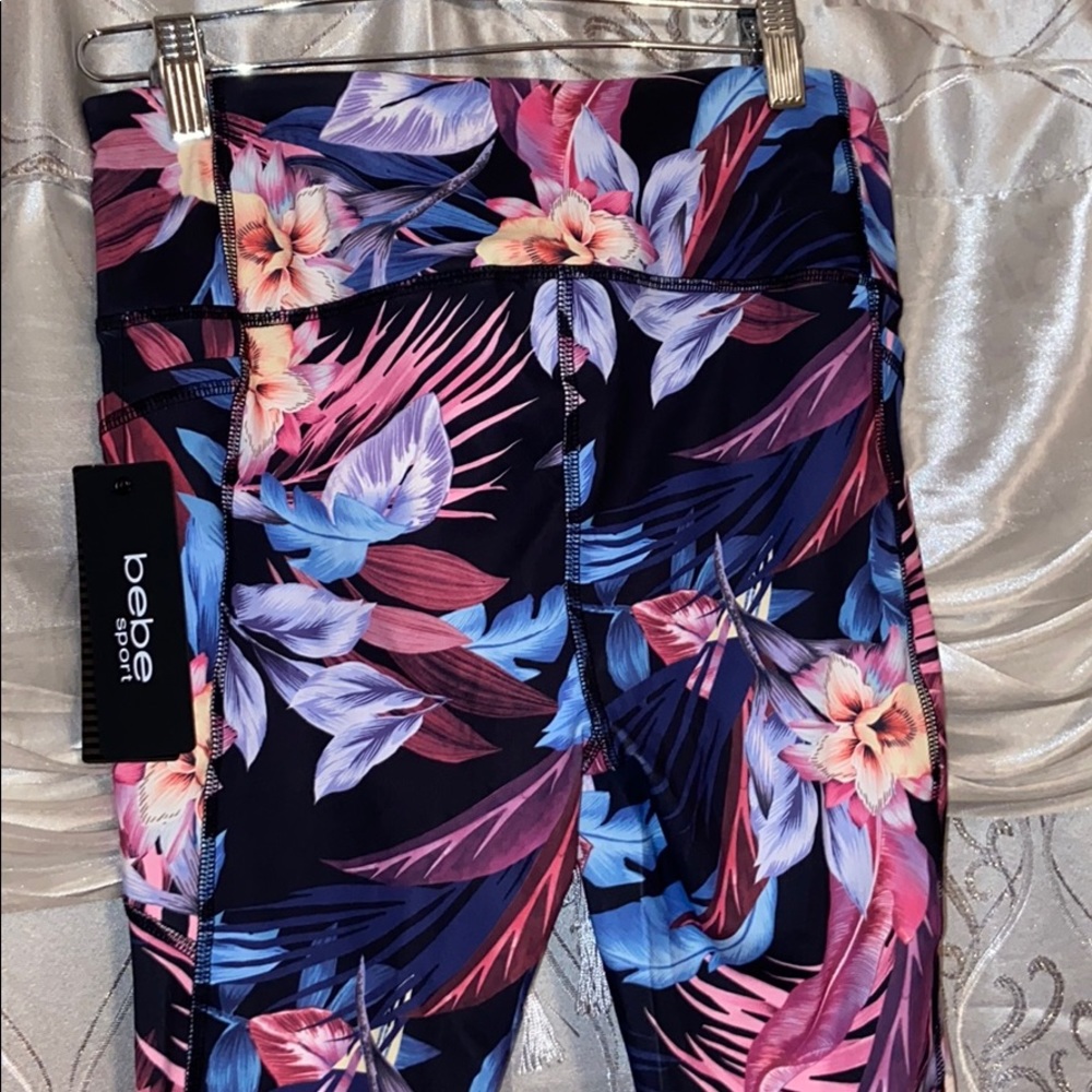 🌸NWT bebe sport hot pink tropical pocket Capri - Picture 6 of 8